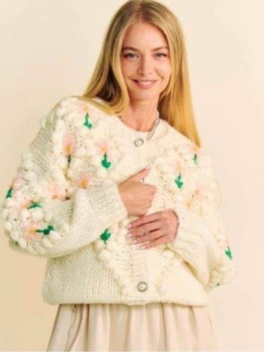 💕🤍Chunky knit cream floral cardigan, Sz. M/L. By Davi & Dani. - Picture 3 of 5